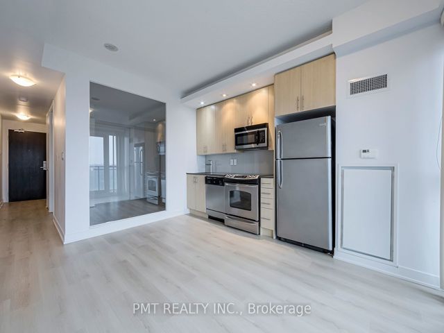 2722 - 165 Legion Rd N