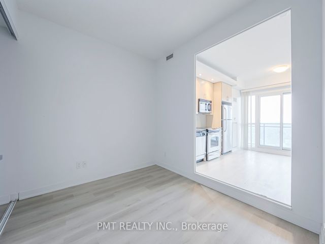 2722 - 165 Legion Rd N