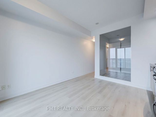 2722 - 165 Legion Rd N