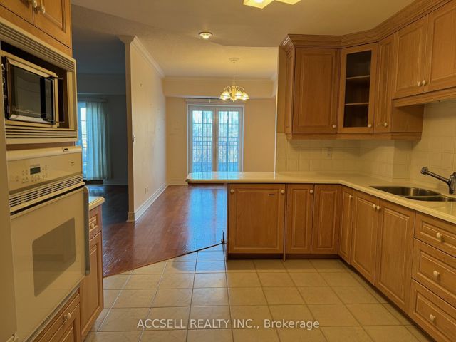 304 - 30 Anglesey Blvd