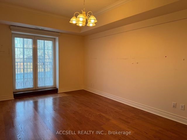 304 - 30 Anglesey Blvd