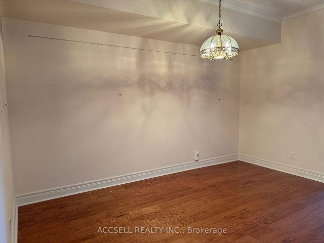 304 - 30 Anglesey Blvd