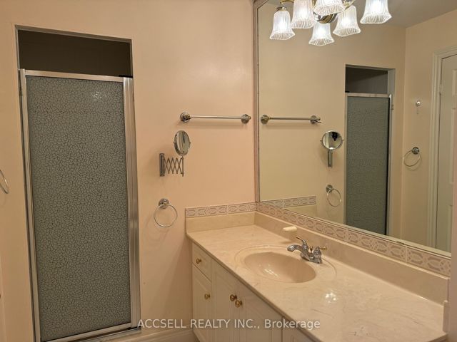304 - 30 Anglesey Blvd
