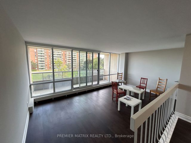 404 - 25 Four Winds Dr