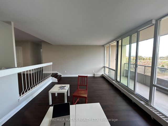 404 - 25 Four Winds Dr