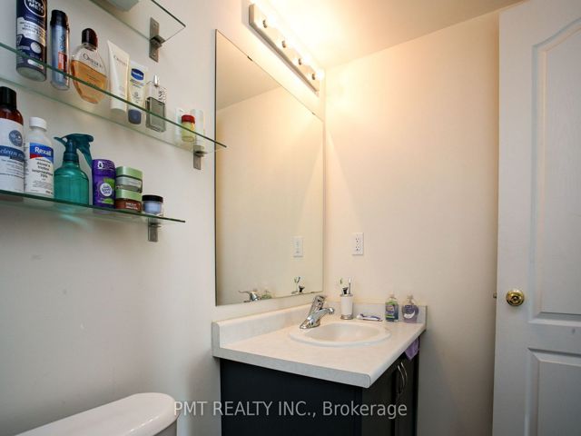 7 - 129 Issac Devins Blvd