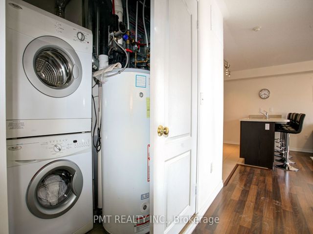 7 - 129 Issac Devins Blvd