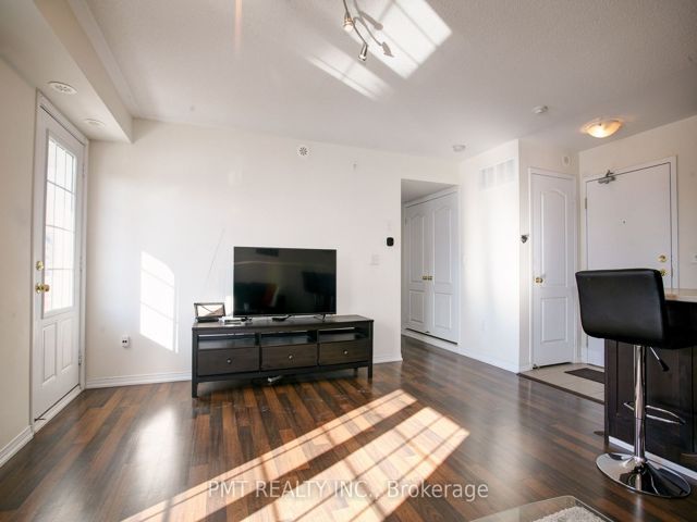 7 - 129 Issac Devins Blvd