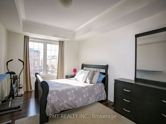 7 - 129 Issac Devins Blvd