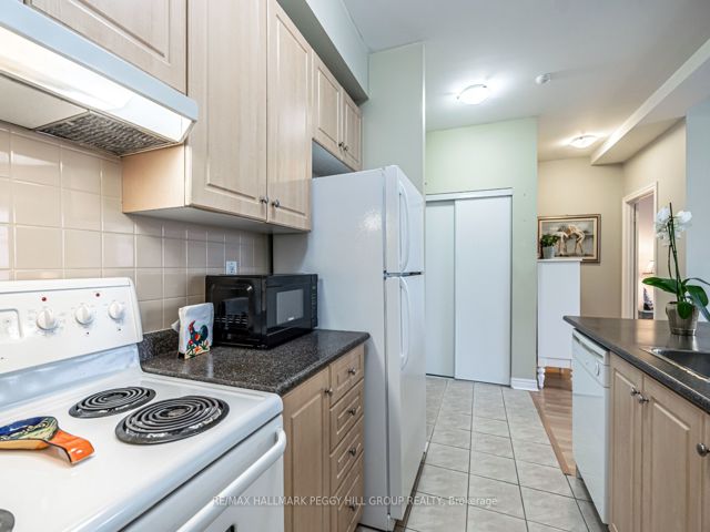 319 - 1415 Lawrence Ave W