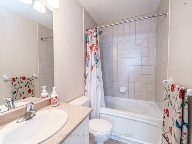 319 - 1415 Lawrence Ave W