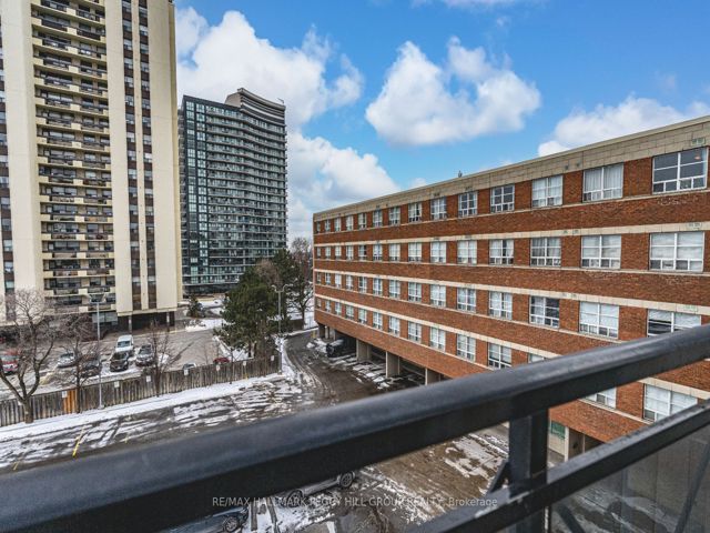 319 - 1415 Lawrence Ave W