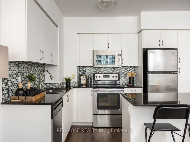1605 - 2230 Lake Shore Blvd W