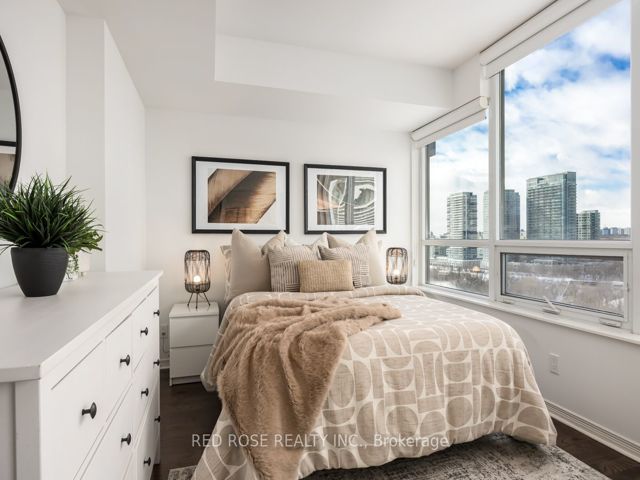 1605 - 2230 Lake Shore Blvd W