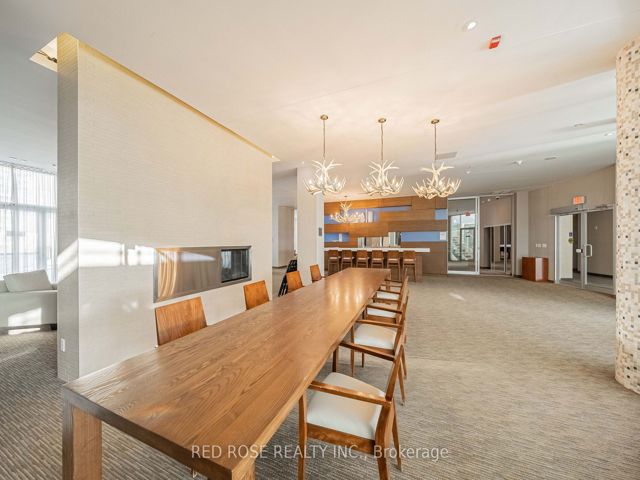 1605 - 2230 Lake Shore Blvd W