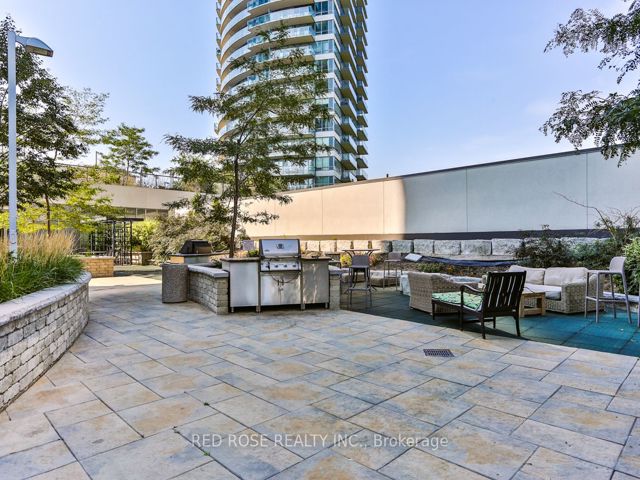 1605 - 2230 Lake Shore Blvd W