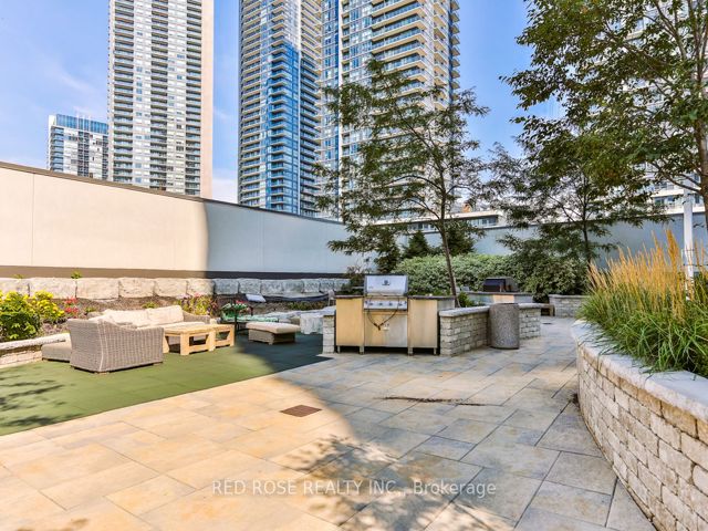 1605 - 2230 Lake Shore Blvd W