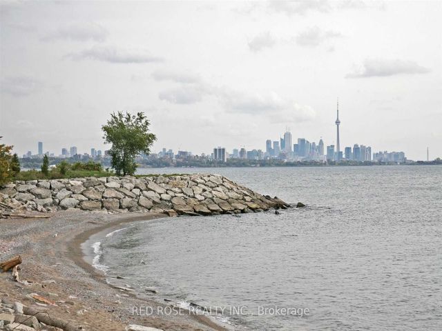 1605 - 2230 Lake Shore Blvd W