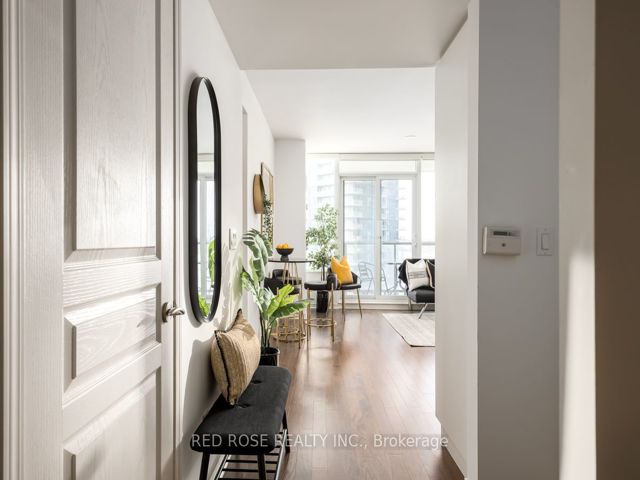 1605 - 2230 Lake Shore Blvd W