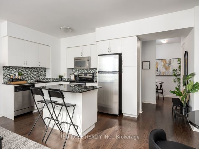 1605 - 2230 Lake Shore Blvd W