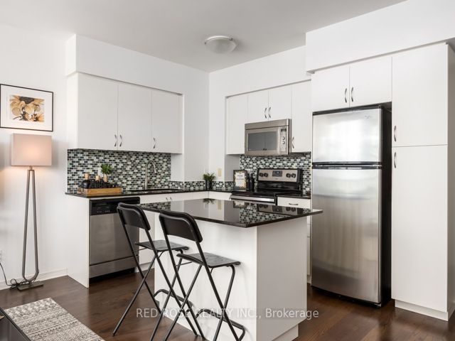 1605 - 2230 Lake Shore Blvd W