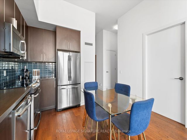 PH05 - 2220 Lake Shore Blvd W