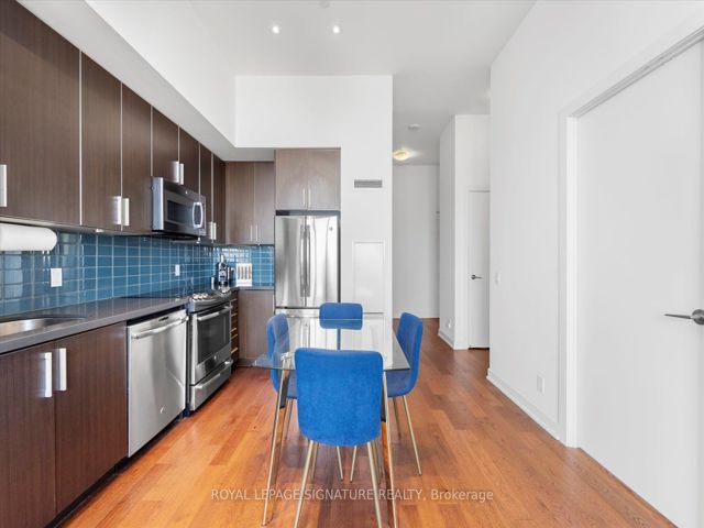 PH05 - 2220 Lake Shore Blvd W