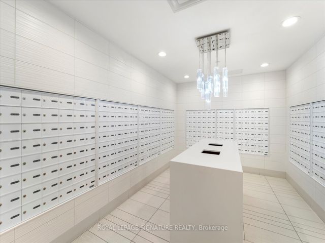 PH05 - 2220 Lake Shore Blvd W