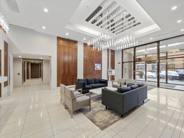 PH05 - 2220 Lake Shore Blvd W