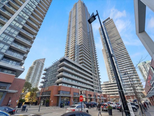 PH05 - 2220 Lake Shore Blvd W