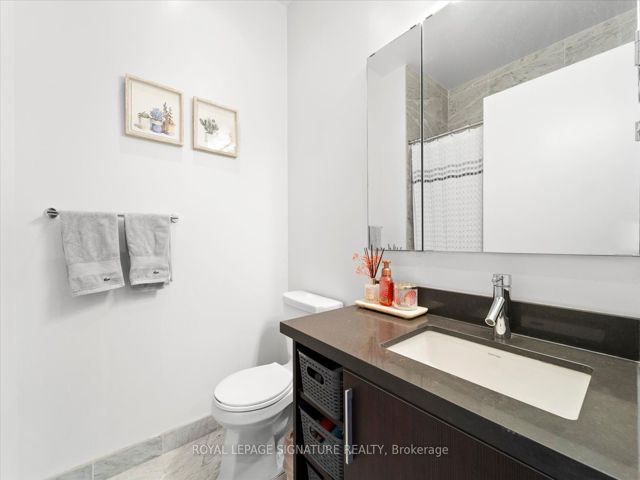 PH05 - 2220 Lake Shore Blvd W