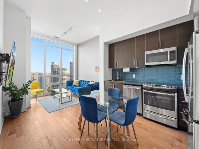 PH05 - 2220 Lake Shore Blvd W