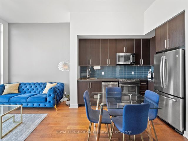 PH05 - 2220 Lake Shore Blvd W