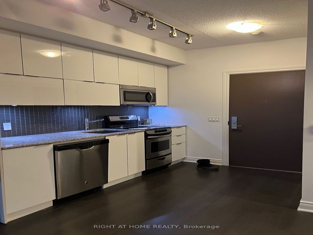 432 - 80 MARINE PARADE DR Dr