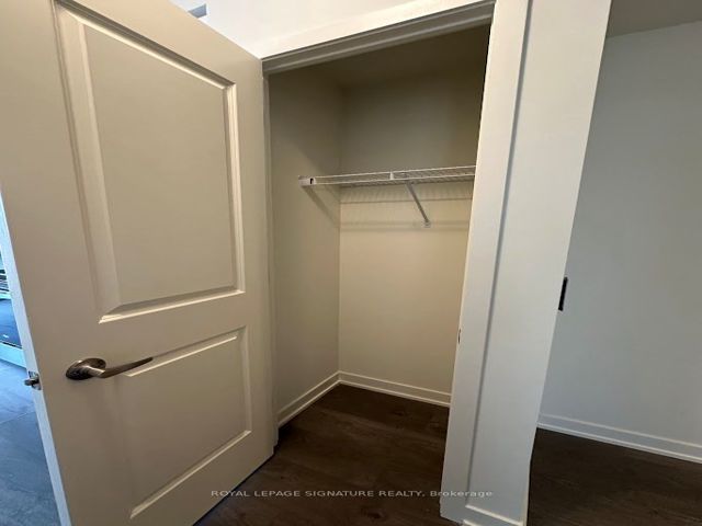 1102 - 38 Annie Craig Dr