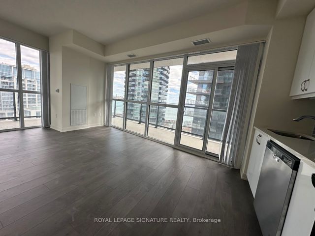 1102 - 38 Annie Craig Dr