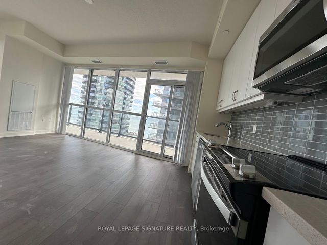 1102 - 38 Annie Craig Dr