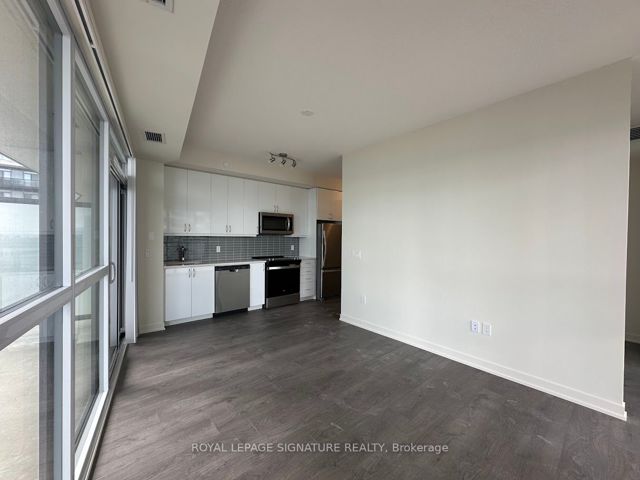 1102 - 38 Annie Craig Dr