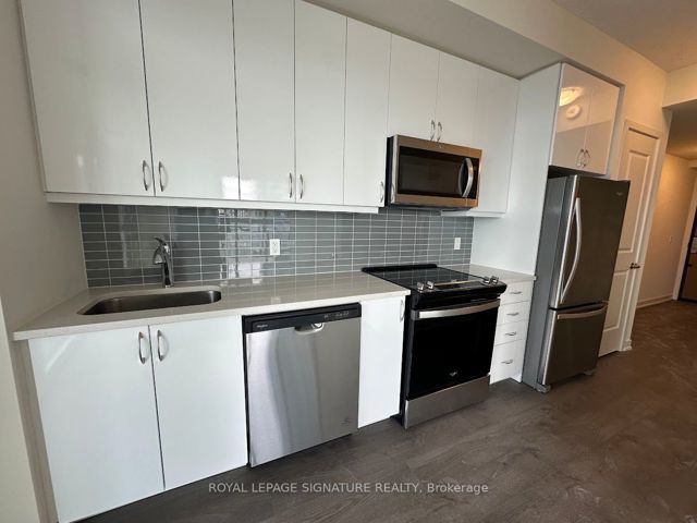 1102 - 38 Annie Craig Dr