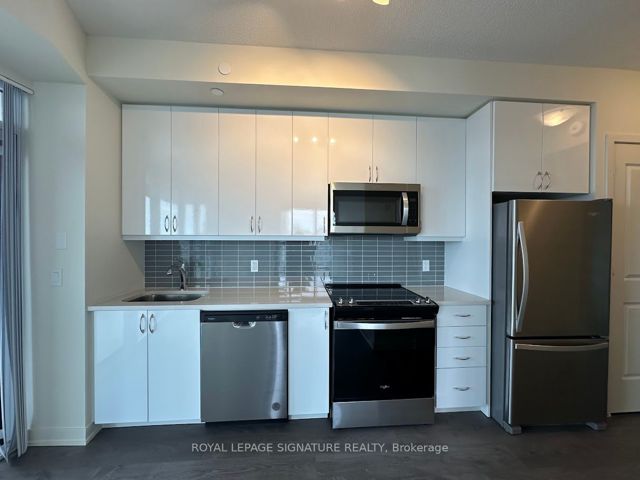 1102 - 38 Annie Craig Dr