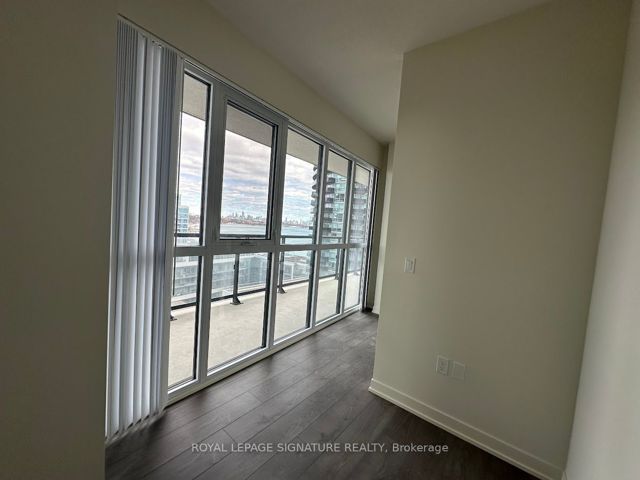 1102 - 38 Annie Craig Dr