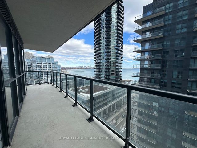 1102 - 38 Annie Craig Dr