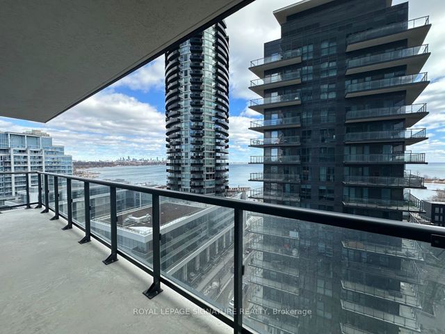 1102 - 38 Annie Craig Dr