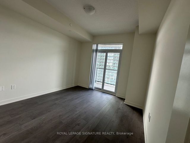 1102 - 38 Annie Craig Dr