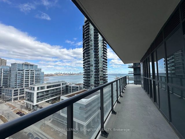 1102 - 38 Annie Craig Dr