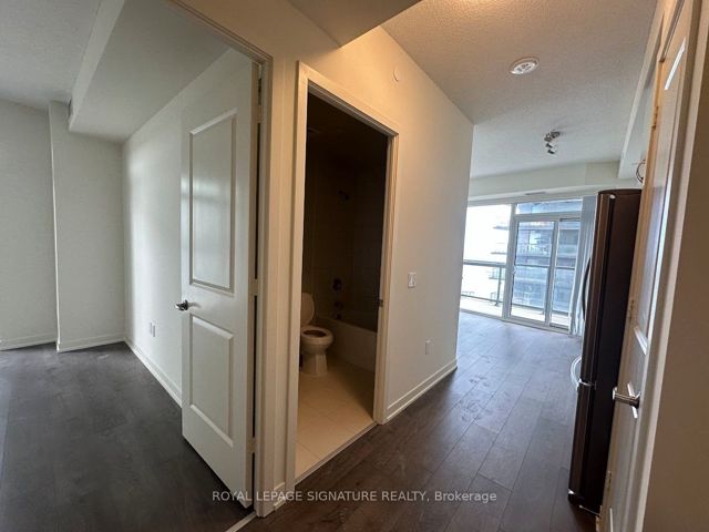 1102 - 38 Annie Craig Dr