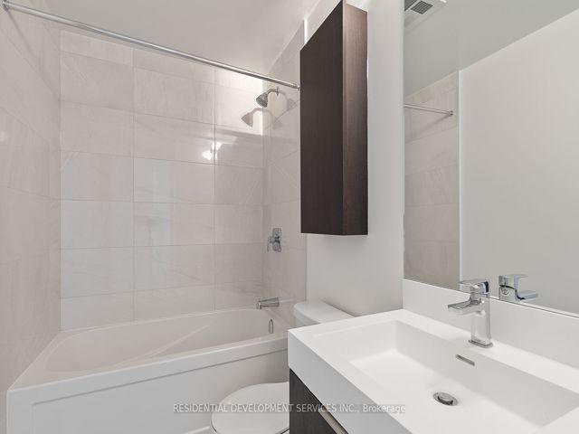 1216 - 3100 Keele St