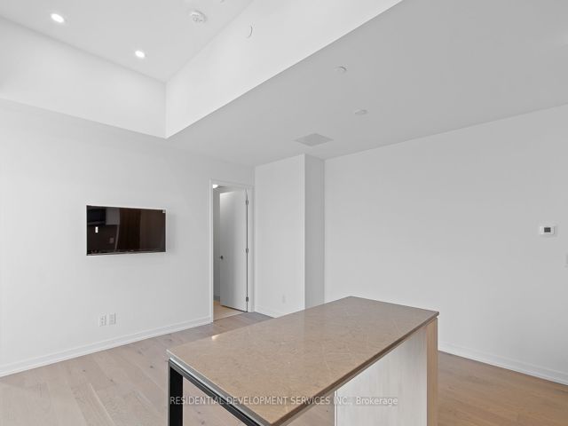 1217 - 3100 Keele St