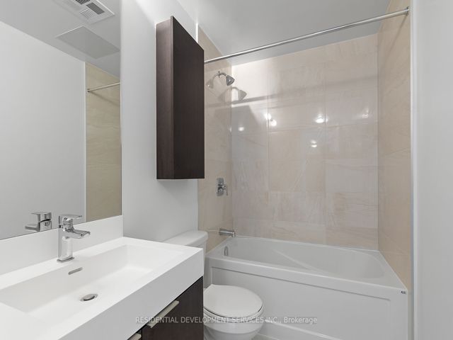 1217 - 3100 Keele St