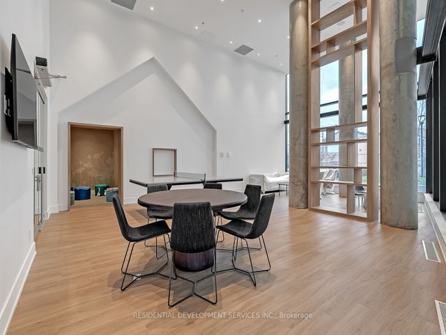 1217 - 3100 Keele St